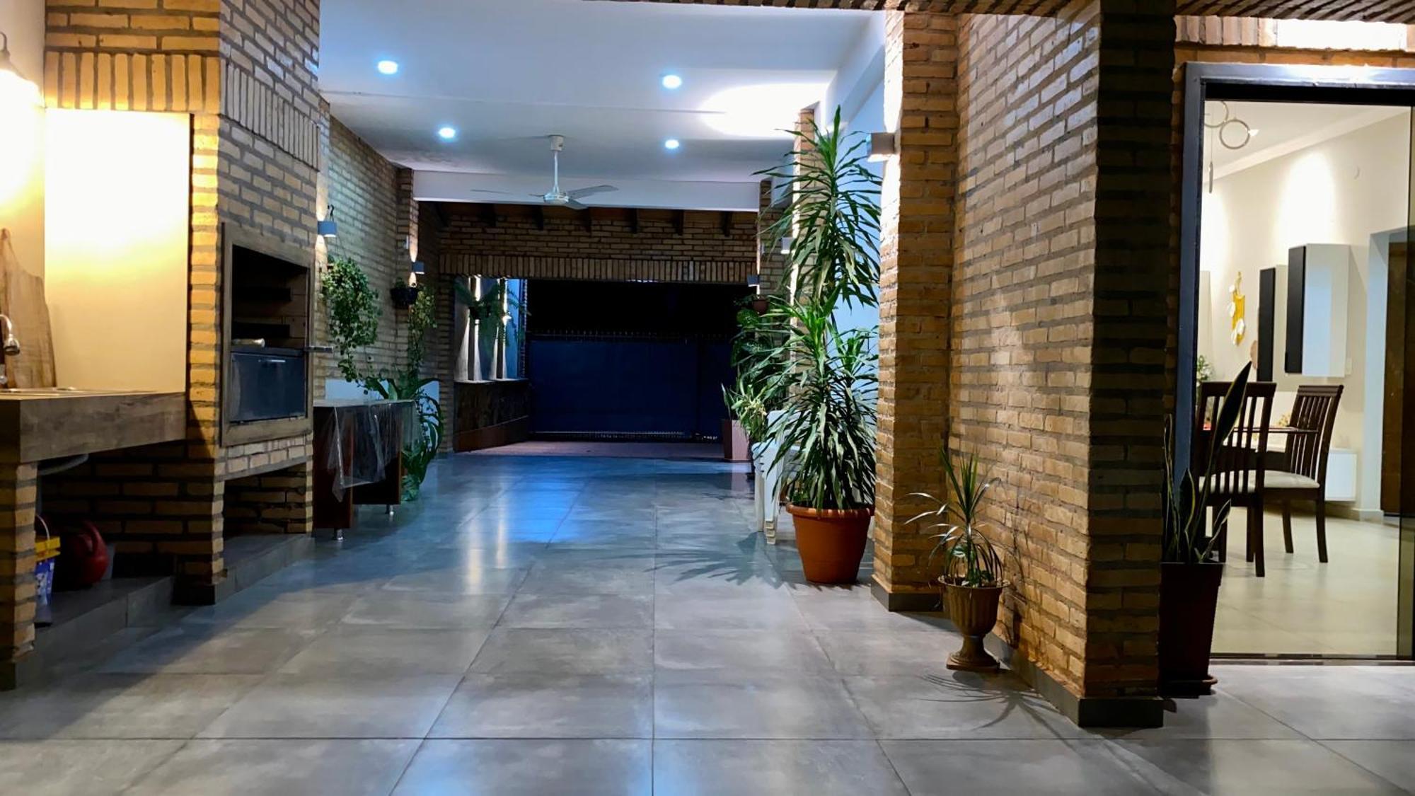 Moderna Y Unica Casa Independiente Con Jardin Y Estacionamiento Ciudad del Este Bagian luar foto